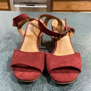 Universal Thread Women’s Sandal